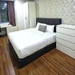 Summer Suites Klcc 2Br Apartments By Atiq