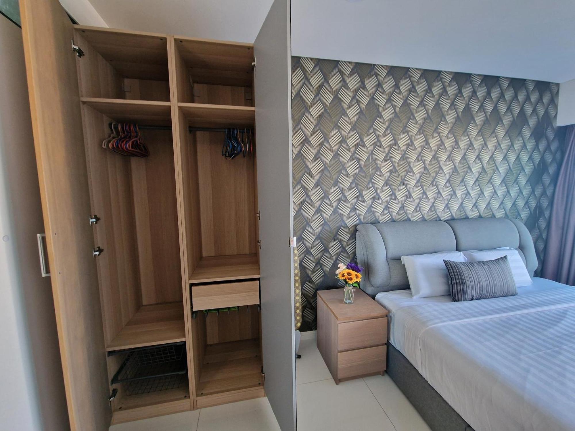 Pangsapuri Summer Klcc 2br By Atiq *