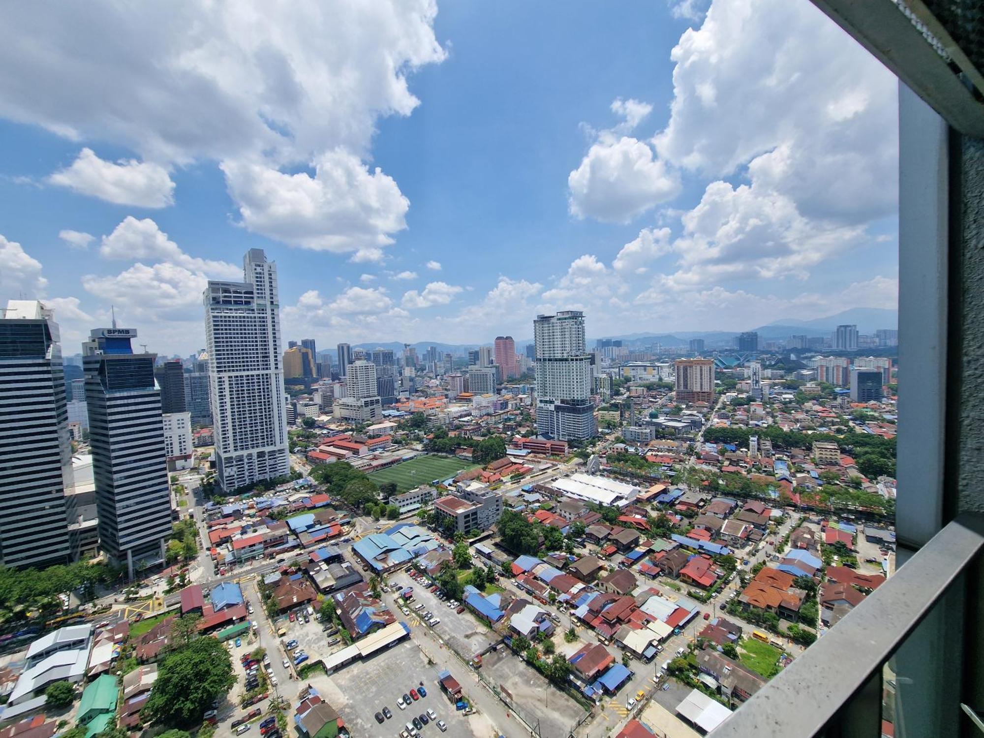 Summer Klcc 2br By Atiq Kuala Lumpur